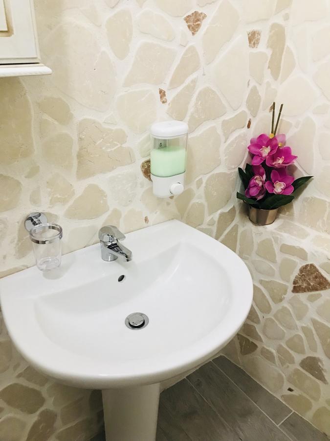 26 Suite Home Остуни Экстерьер фото