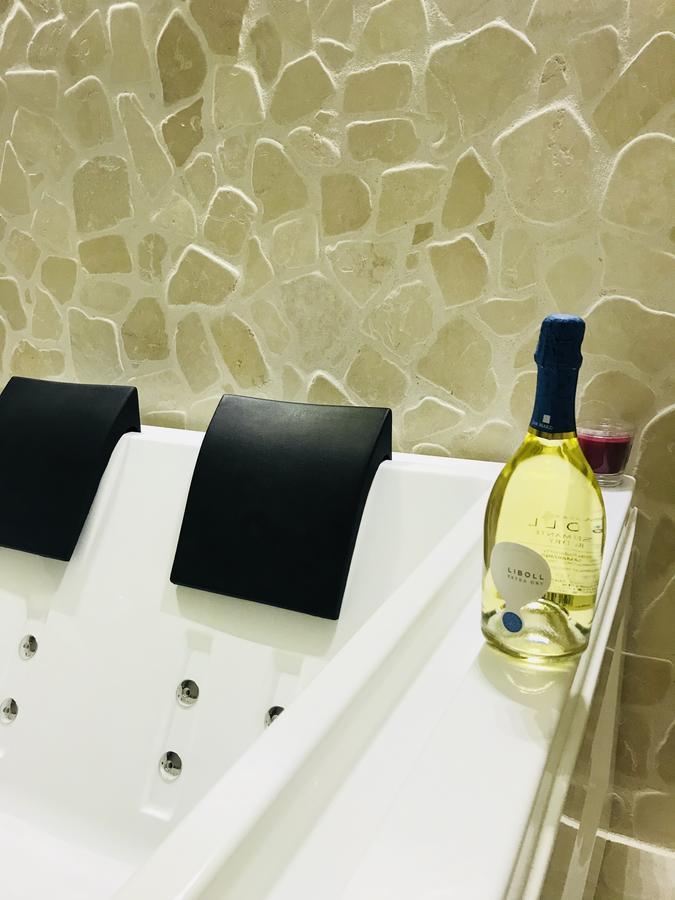 26 Suite Home Остуни Экстерьер фото